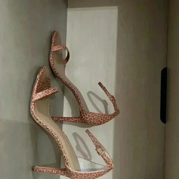 New Cheetah banana republic stiletto heels‎ - Picture 3 of 4